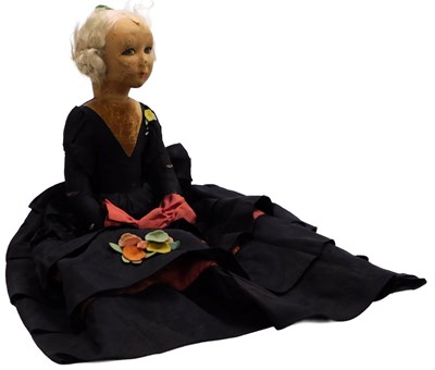 Lot 42 - An early 20thC fabric doll nightie case,...