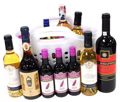 Lot 239 - Table and dessert wines, including St...
