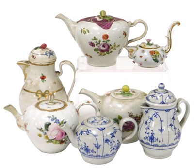 Lot 285 - A group of 19thC continental porcelain tea and...