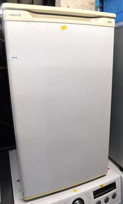 Lot 1014 - A Beko freezer.