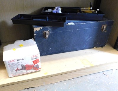 Lot 1023 - A tool chest, together with various hand tools,...