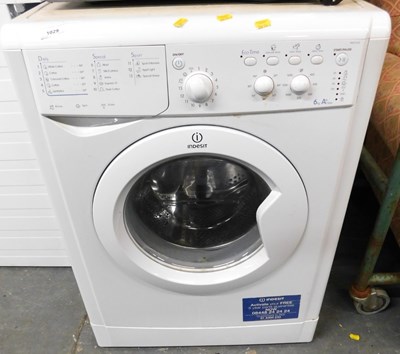 Lot 1029 - An Indesit washing machine, IWC6165.