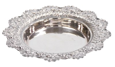 Lot 384 - An Edward VII silver dish, of circular form,...