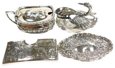Lot 379 - A Victorian silver semi fluted mustard...