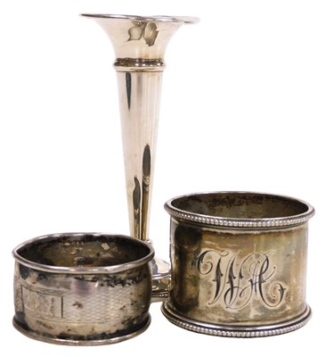 Lot 406 - An Elizabeth II loaded silver bud...