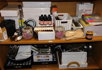 Lot 2055 - Hairdressing related items, to include pigment...