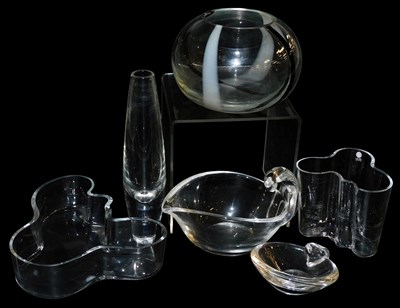 Lot 442 - A group of 20thC glass, including two Steuben...