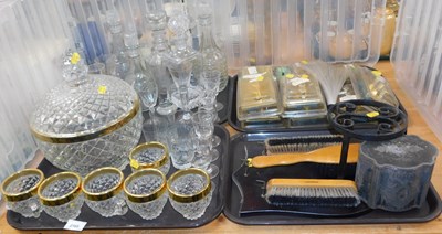 Lot 2165 - Glassware, to include a lidded punch bowl and...