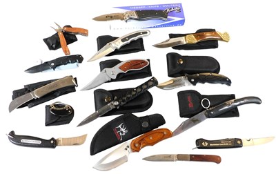 Lot 505 - A Rocky Mountain Buck knife, Kudo, Boyztoys,...