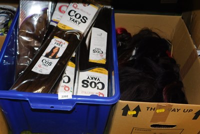Lot 2202 - A quantity of Que Milkway Kos Yaky human hair...