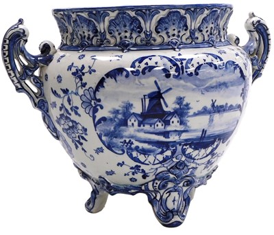 Lot 538 - An early 20thC Royal Bonn Delftware blue and...