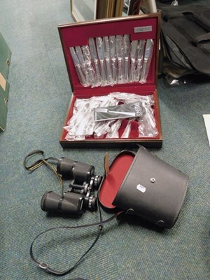 Lot 2036 - An Oneida canteen of cutlery, together with a...