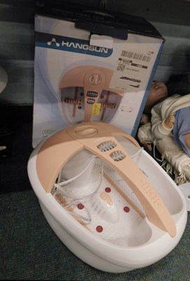 Lot 2046 - A Hangsun FN200 relaxing foot spa.