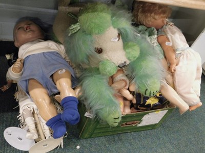 Lot 2047 - A quantity of dolls, to include two Native...