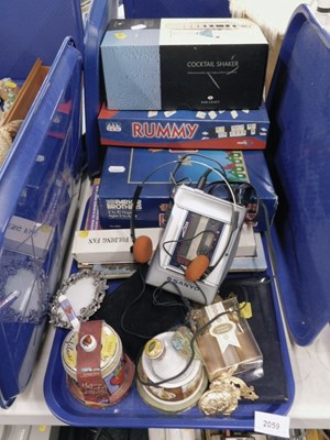 Lot 2059 - Housewares, collectables, to include an Uptown...