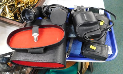 Lot 2062 - A group of cameras, comprising of a Chinon...