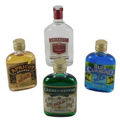 Lot 118 - Four bottles of alcohol, comprising three 20cl...