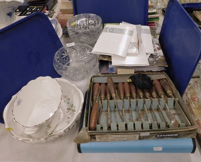 Lot 2072 - Glassware and ceramics, to include Aynsley...