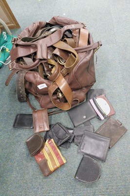 Lot 2086 - A leather holdall, containing a quantity of...