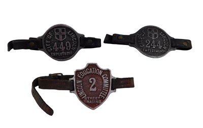 Lot 30 - Three Lincoln related crests, comprising The...