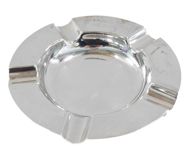 Lot 658 - A George VI silver ash tray, of plain design,...