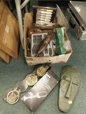 Lot 2112 - Houseware and collectables, to include nickel...