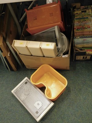 Lot 2125 - A quantity of kitchen related items to include...