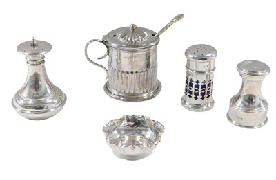 Lot 684 - A collection of small Victorian and later...