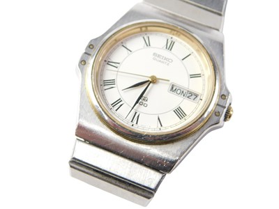 Lot 91 - A Seiko gentlemans wristwatch, with a white...