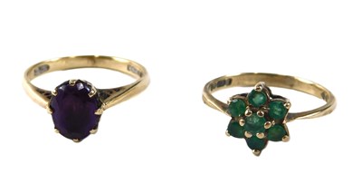 Lot 550 - Two 9ct gold dress rings, comprising an...