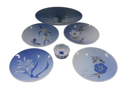 Lot 727 - Royal Copenhagen pin dishes, and a finger bowl....