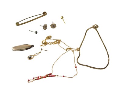 Lot 730 - A quantity of jewellery, comprising a 9ct gold...