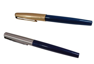 Lot 735 - A Parker fountain pen, in turquoise casing...