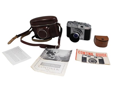 Lot 747 - A Zeiss Ikon Contina camera, boxed.