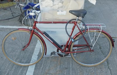 Lot 1646 - A Halford's gentleman's red racing bike.