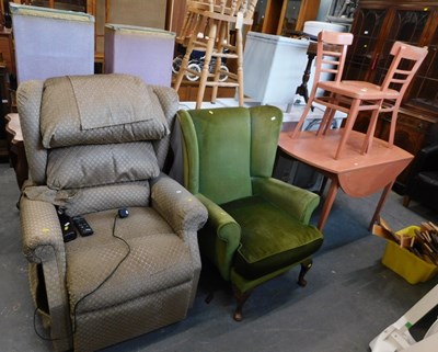 Lot 1577 - A pink painted drop leaf circular breakfast...