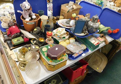 Lot 2222 - Housewares, ceramics, toys and games, to...
