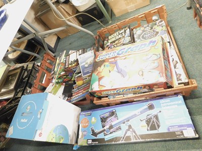 Lot 2242 - A kids discovery telescope, together with an...