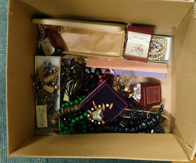 Lot 2214 - Assorted costume jewellery, comprising evening...