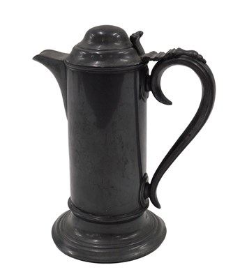 Lot 390 - A 19thC pewter flagon, with dome lid and...