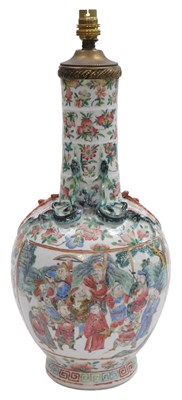 Lot 27 - A 19thC Qing dynasty Cantonese famille rose...