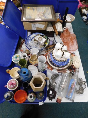 Lot 2270B - Ceramics, glassware, flatware, etc., to...