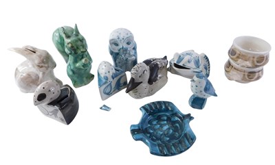 Lot 908b - A quantity of Rye pottery, to include David...