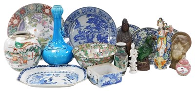Lot 121 - A group of 19thC and later Chinese ceramics,...