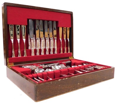 Lot 171 - A silver plated canteen of King's pattern...