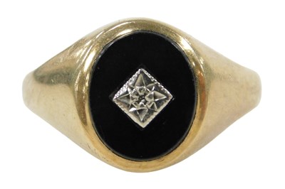 Lot 328 - A 9ct gold black onyx and diamonds gentleman's...