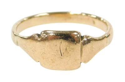 Lot 344 - A lady's signet ring, yellow metal, stamped...
