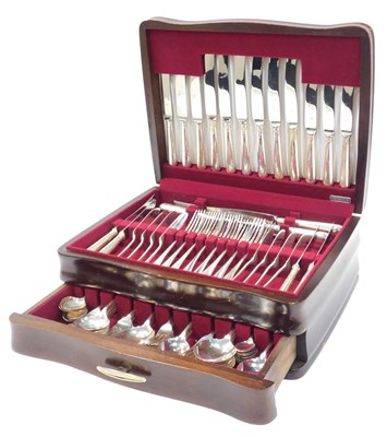 Lot 1 - An Elizabeth II silver Old English pattern...