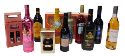 Lot 112 - A group of alcohol, to include JJ Whitley Rose...