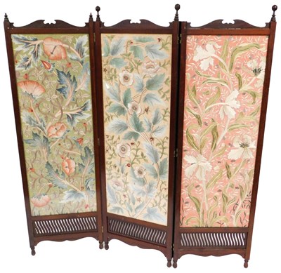 Lot 535 - An Edwardian John Henry Dearle for Morris & Co...